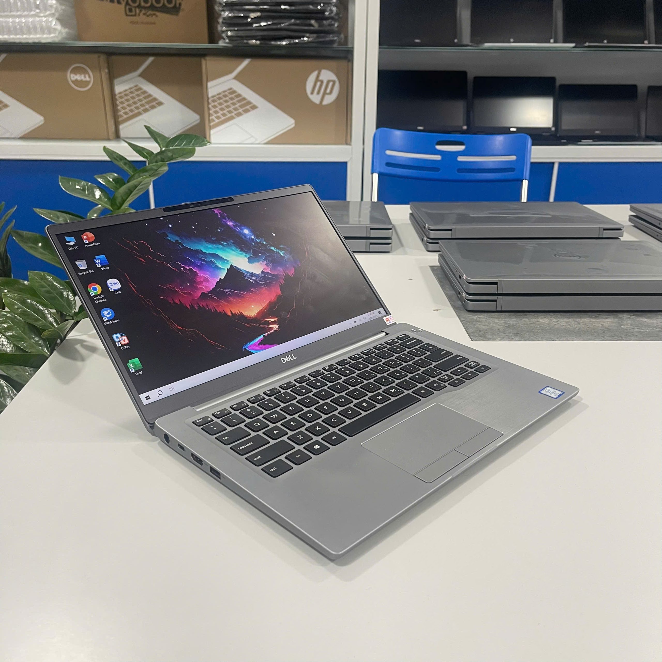 Dell LATITUDE 7400